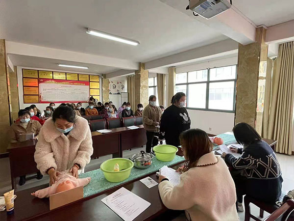 月嫂培训机构学习培训变成快速进到月嫂领域的途径